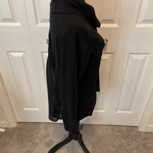 Nygard size S turtle neck sweater - Picture 6 of 9